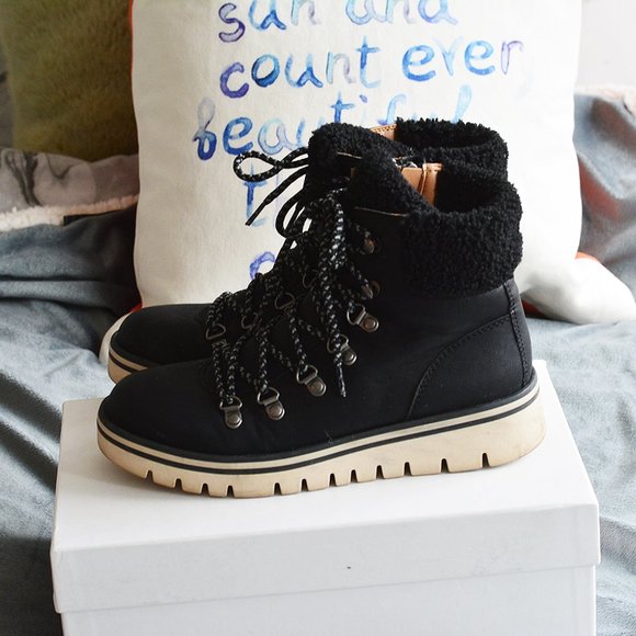 Susina Hanna Hiker Bootie in Black - Picture 2 of 10